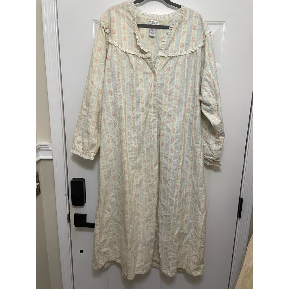VTG Fundamentals Womens Cream Floral Nightgown Size 2x Cottagecore Sleepwear